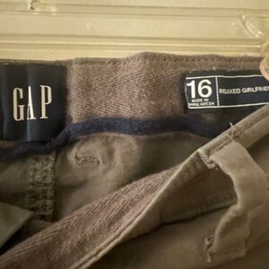 GAP Relaxed Girlfriend Pants in military green